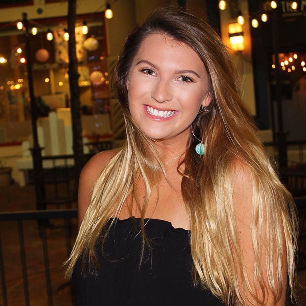 Meet your Posher, Elise